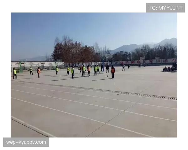 快速任意球规则：何时可快速开球及裁判处理要点