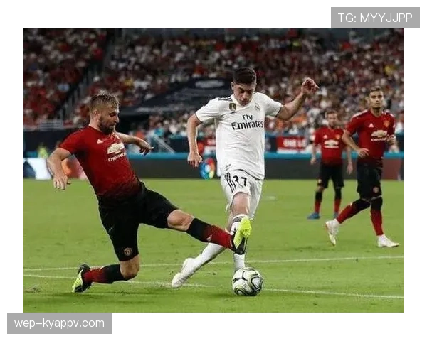 巴尔韦德如何驱动高位逼抢体系中的反抢与空间覆盖？