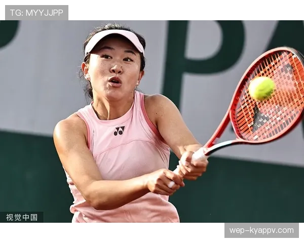 朱琳训练完直接去奢侈品店刷卡，这姐的日常比偶像剧还敢花